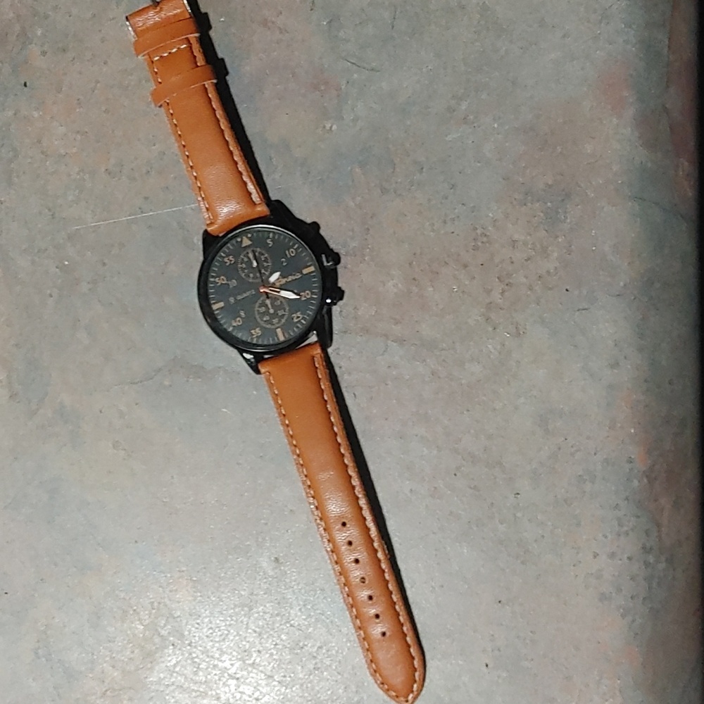 ✅Quartz Watch